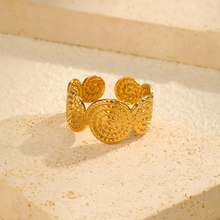 Helia Spiral Ring